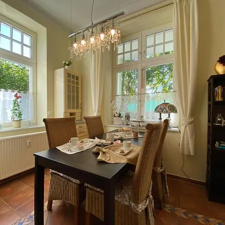 Palais Am Park - App. Luxembourg - Ostseebad Kuehlungsborn-ost