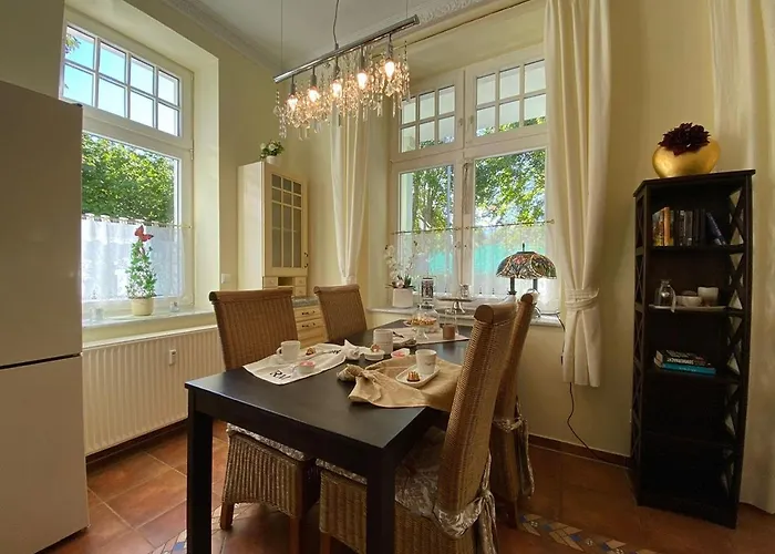 Palais Am Park - App. Luxembourg - Ostseebad Kuehlungsborn-ost