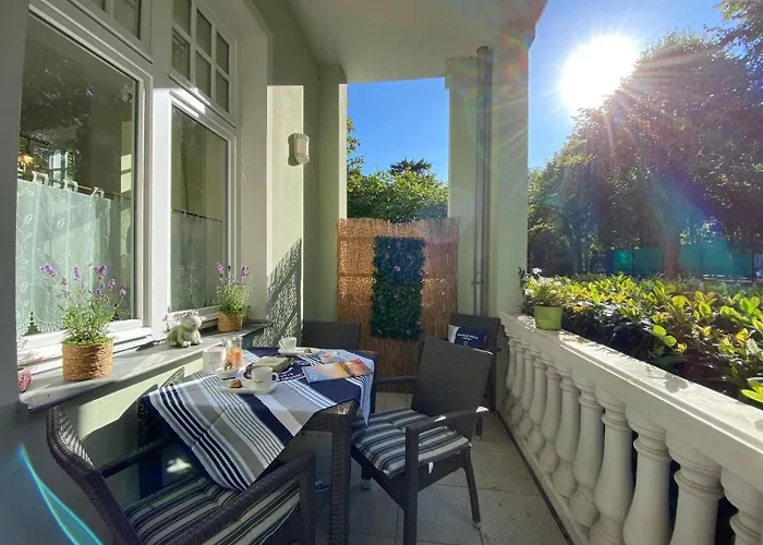 Appartement Palais Am Park - App. Luxembourg - Ostseebad Kuehlungsborn-ost *