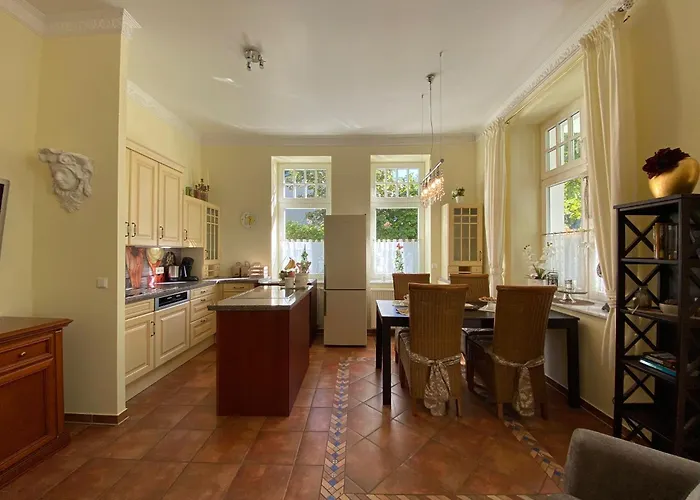 Appartement Palais Am Park - App. Luxembourg - Ostseebad Kuehlungsborn-ost *